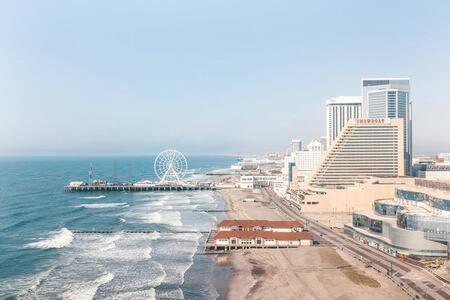 2Br 3Ba Ocean Front Condo On The Boardwalk Cozysuites Atlantic City Eksteriør billede