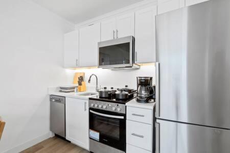 2Br 3Ba Ocean Front Condo On The Boardwalk Cozysuites Atlantic City Eksteriør billede